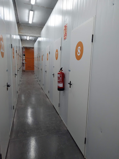 Un Mar De Trasteros - Terrassa